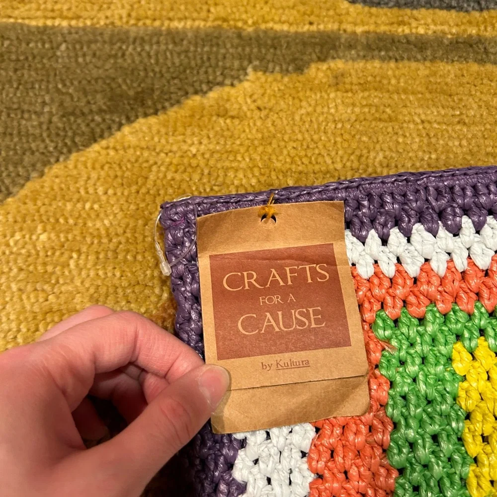 NWT Crafts for a Cause by Kultura Handmade Colorful Zipper Medium Size Pouch Bag